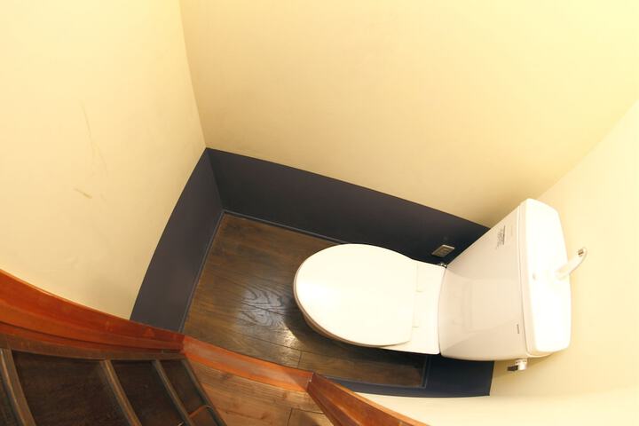 Clean Restrooms