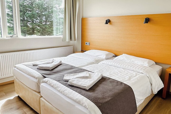 Room 10 of 77