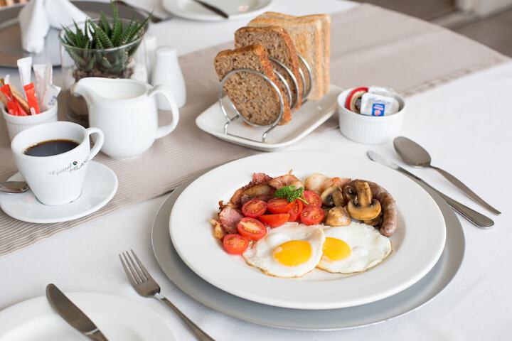Breakfast/Coffee Service 22 of 40