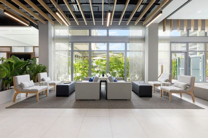 Lobby lounge