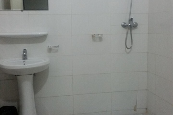 Room 16 of 16