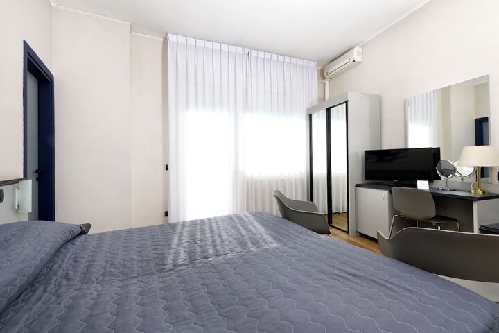 Room 12 of 52