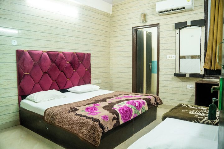Room 3 of 19
