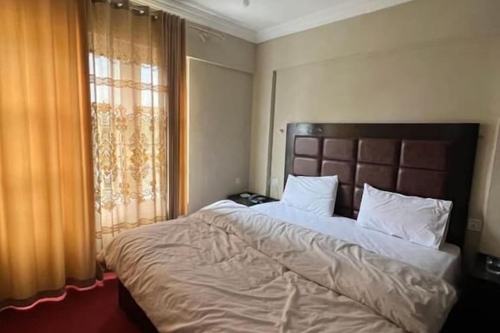 Room 25 of 25