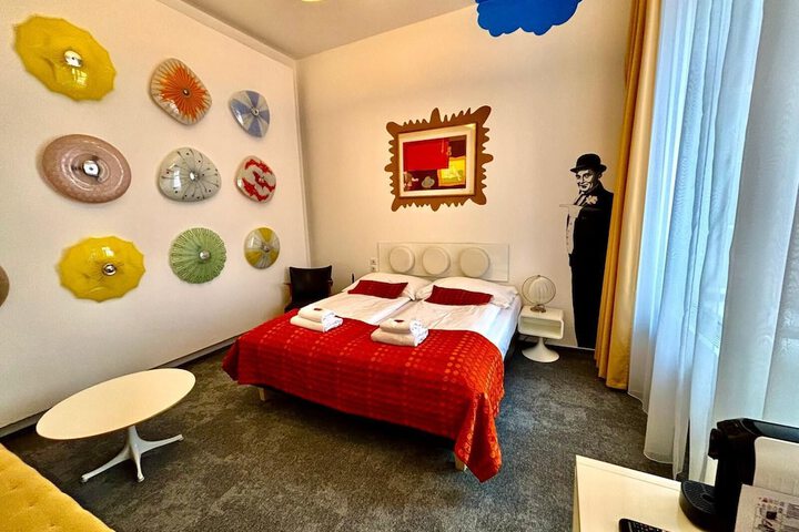 Room 40 of 89
