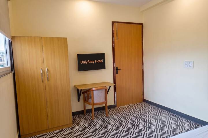 Room 16 of 27