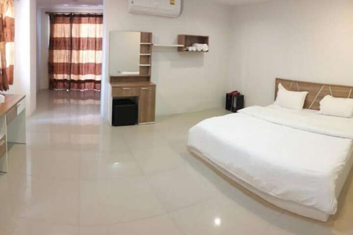 Room 12 of 43
