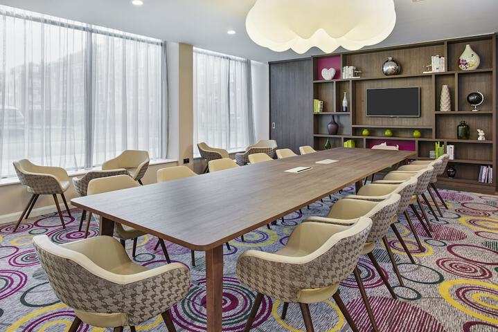 Business Center 26 of 27