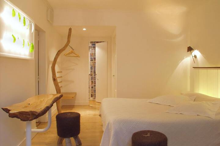 Room 16 of 35
