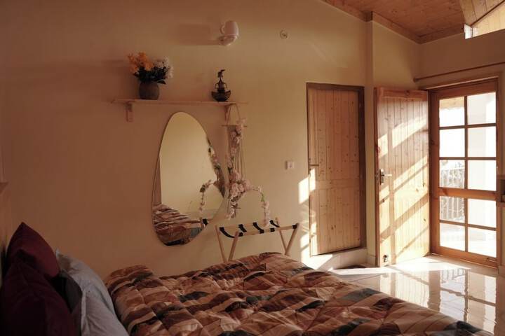 Room 25 of 127
