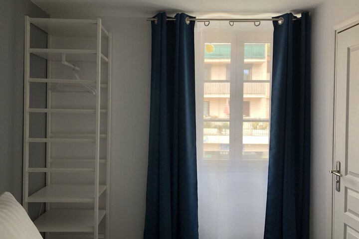 Room 27 of 86
