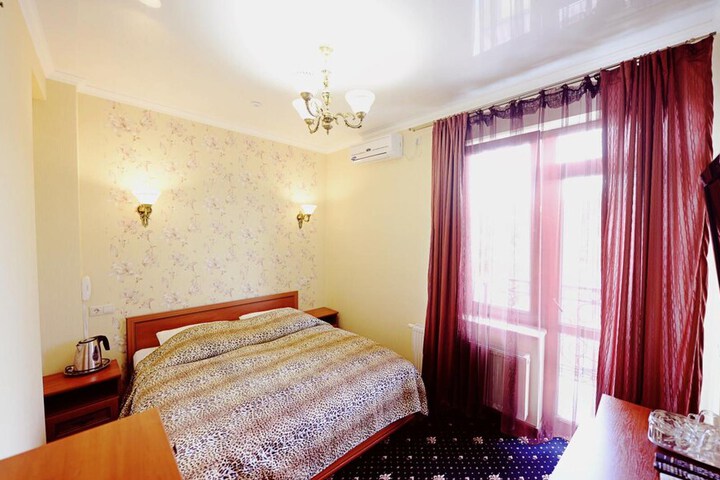 Room 13 of 49