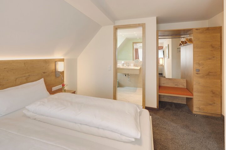 Room 3 of 22