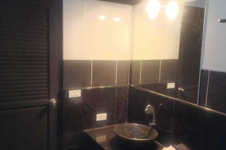 Room 127 of 171