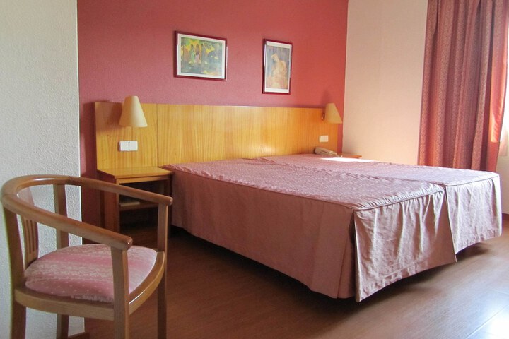 Room 6 of 62