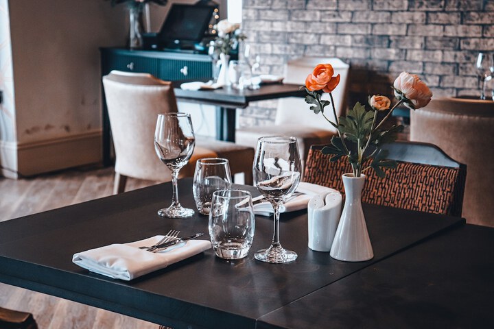 Dining 17 of 31