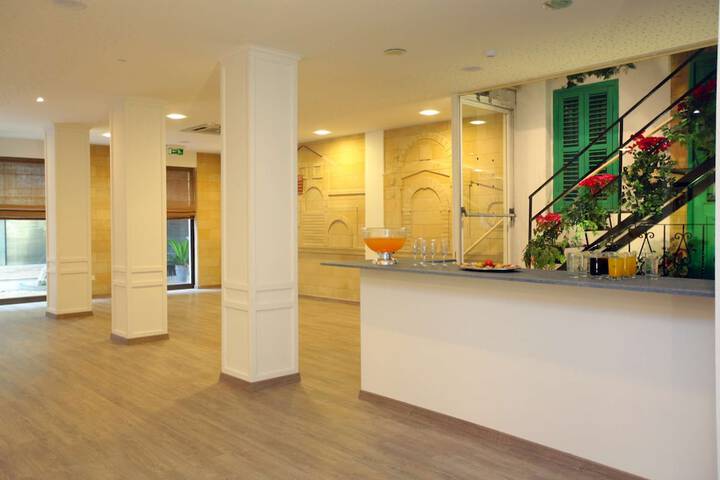 Business Center 56 of 75