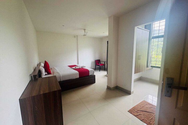 Room 10 of 27