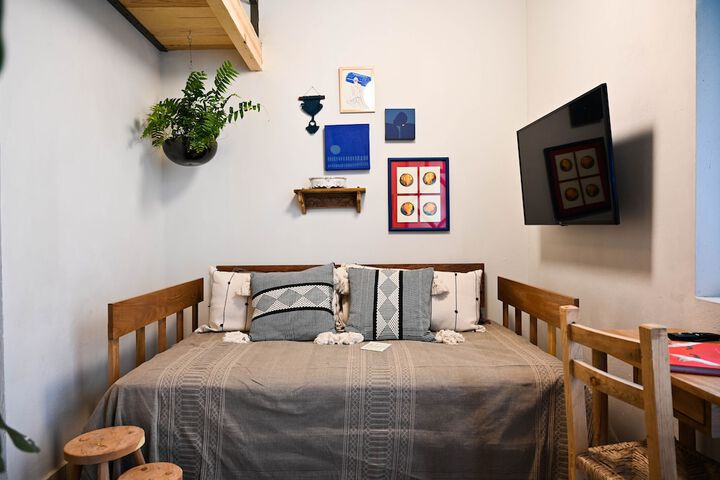 Room 16 of 48