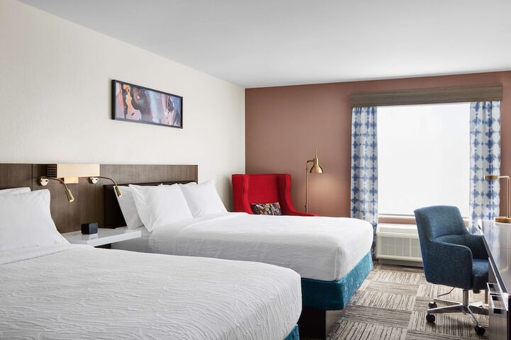 Room 10 of 32