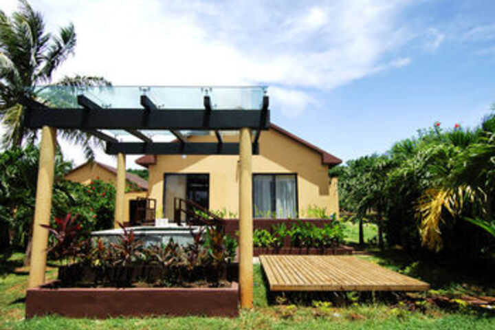 Hotel Exterior 20 of 64