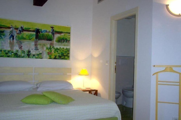 Room 14 of 24
