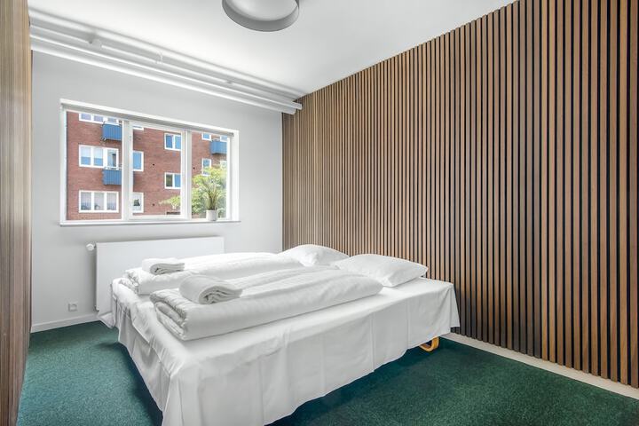 Room 43 of 76