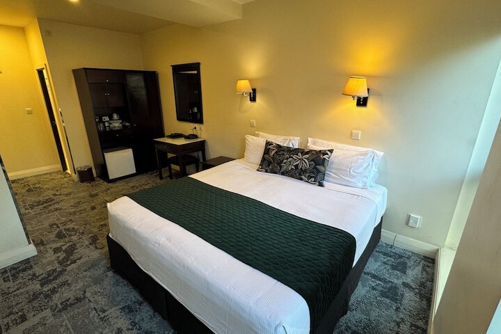 Room 80 of 116