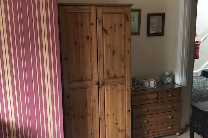 Room 15 of 38