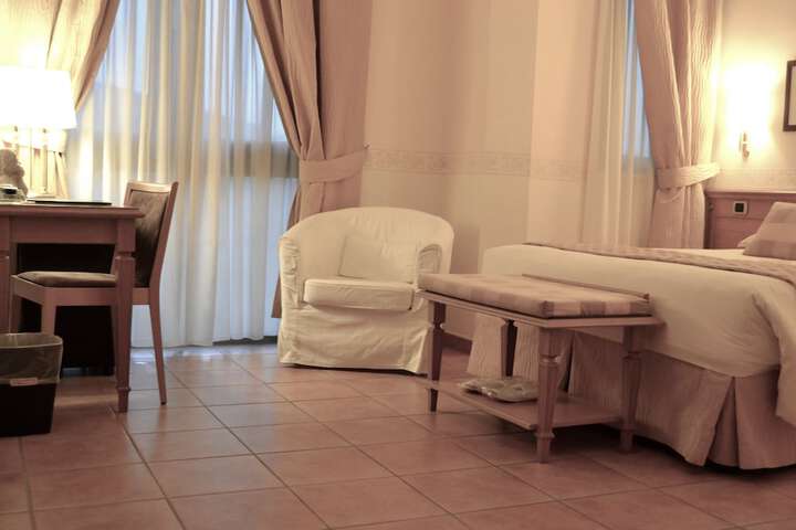 Room 21 of 46