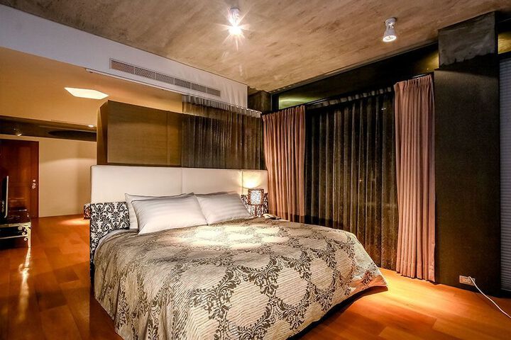 Room 17 of 43