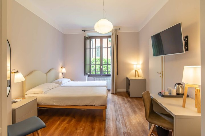 Room 16 of 32