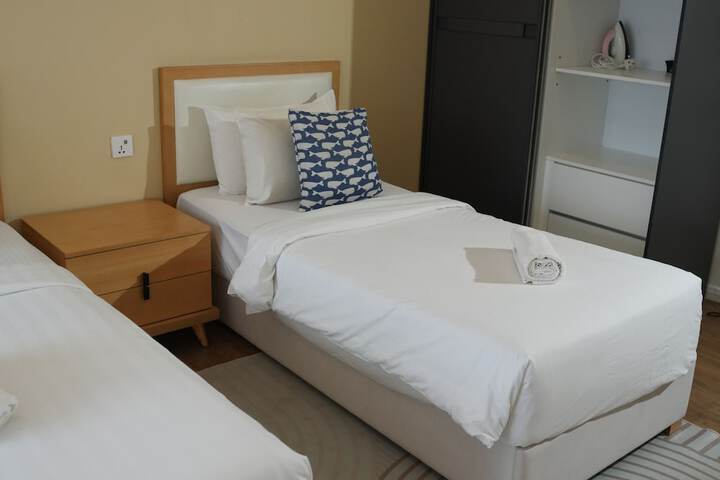 Room 12 of 77