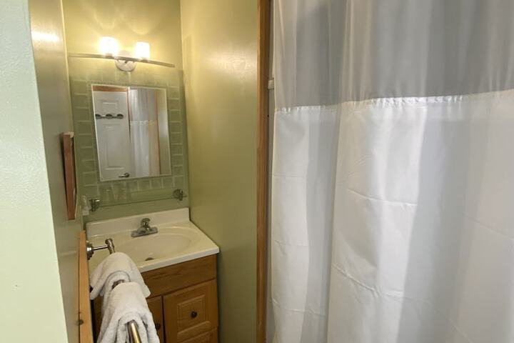 Room 27 of 48
