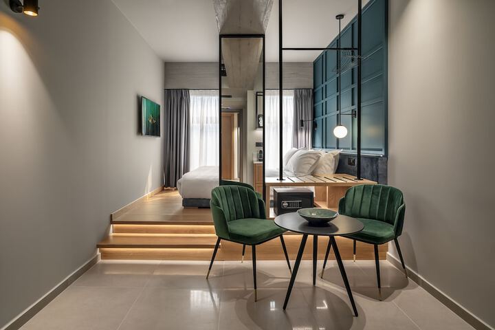 Room 6 of 56