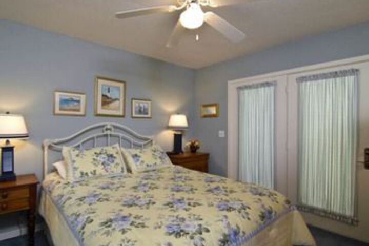 Room 17 of 37