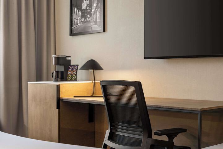 Room 11 of 46
