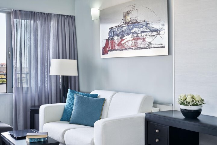 Room 43 of 102