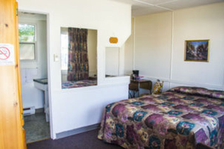 Room 10 of 19