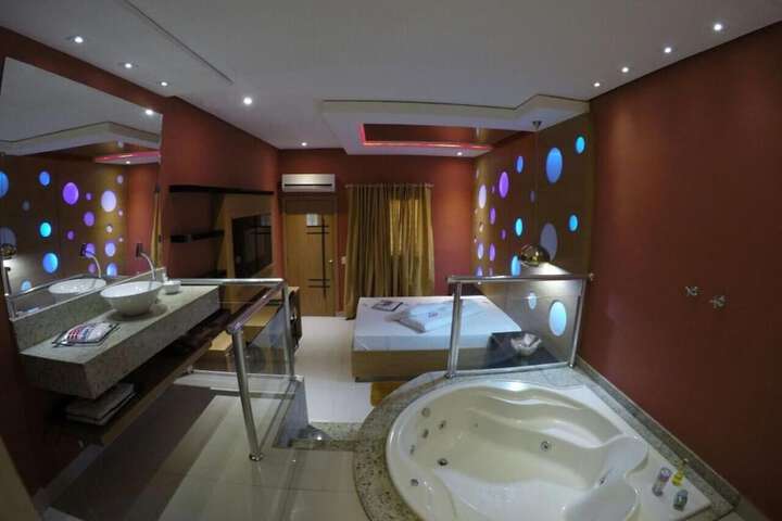 Room 38 of 61