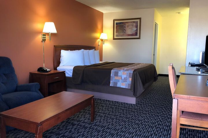 1 King Bed (9 of 9)