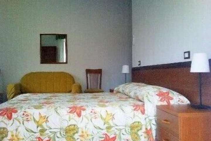 Room 7 of 19