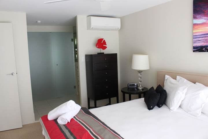 Room 3 of 91