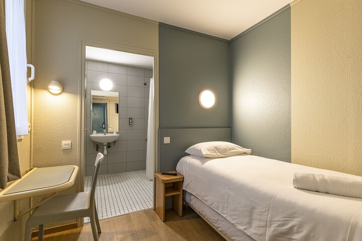 Room 18 of 29