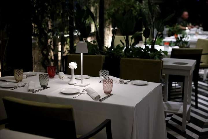 Dining 63 of 72