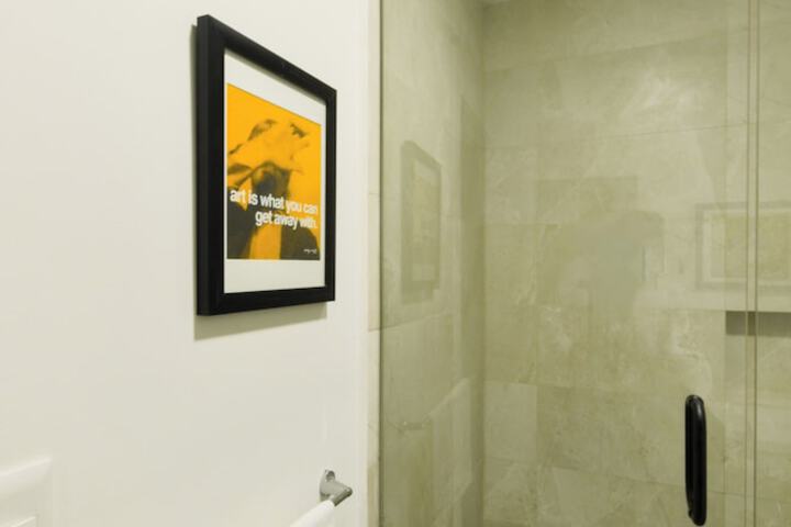 Room 53 of 94