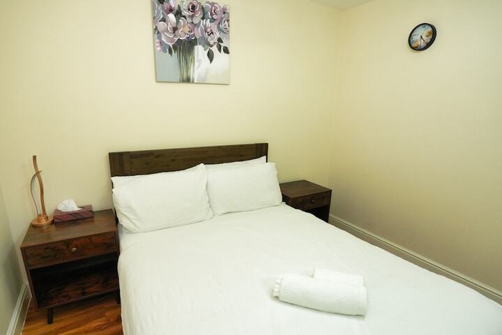 Room 18 of 121