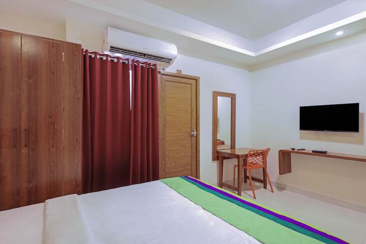 Room 10 of 25