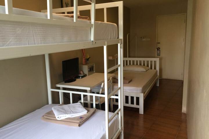 Room 19 of 48
