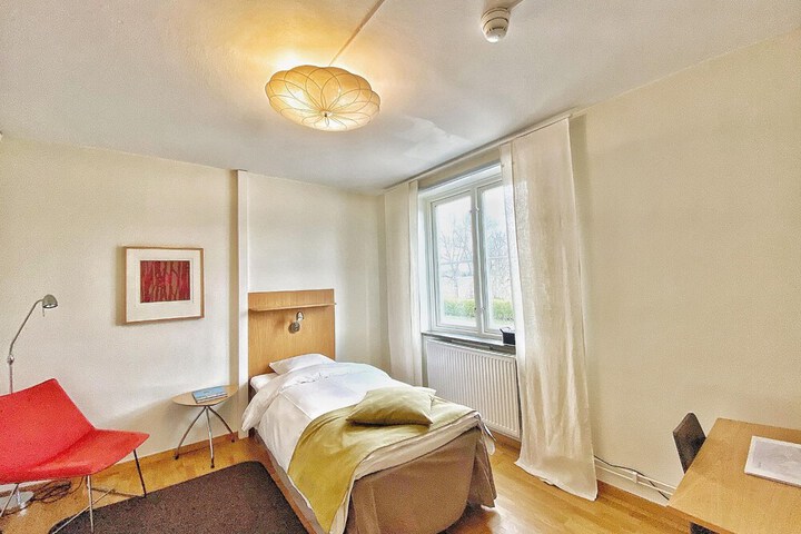 Room 7 of 40